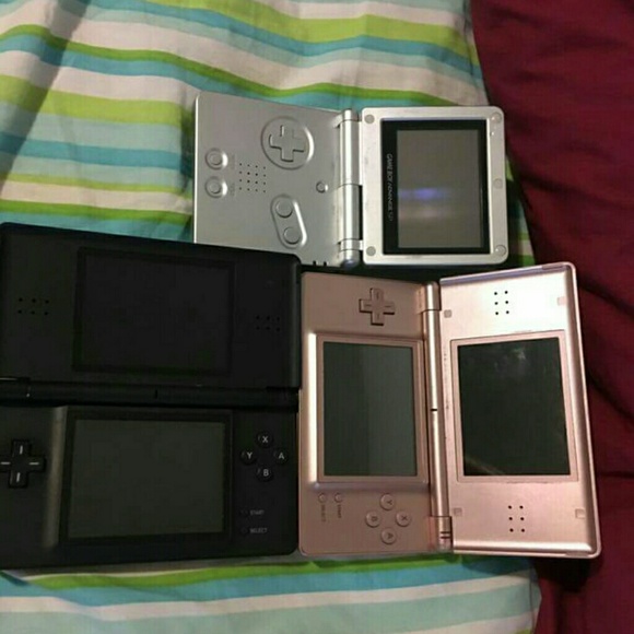Pink Nintendo ds and grey gameboy advanced - Picture 2 of 2